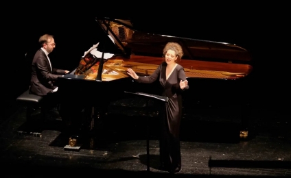 Debussy e Satie a Trieste: Elegante concerto del duo Federica Vinci-Luca Delle Donne, al Teatro Miela